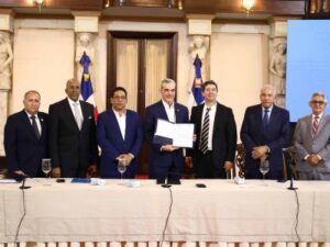 Abinader reitera compromiso con la transparencia y reducir corrupción