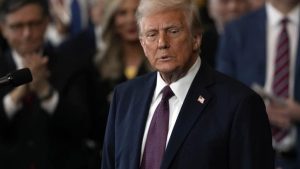Trump reitera «retomar» el Canal de Panamá y rebautizar el golfo de México