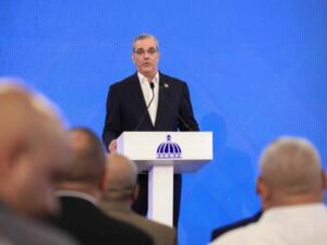 Gobierno dice que emitirá pasaporte electrónico en agosto