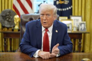 Trump rompe amarras