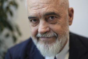 Edi Rama, primer ministro de Albania: ''Una política común europea sobre migración evitaría su utilización política''
