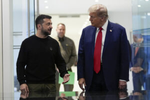 Trump dice que Ucrania "podría ser rusa algún día" y Zelenski le ofrece explotar la reconstrucción del país