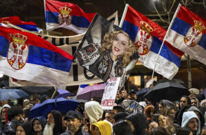 El mayor desafío en Serbia desde la caída de Milosevic: "Los jóvenes se han hartado de la corrupción del Gobierno"