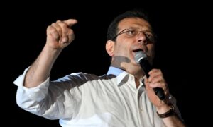 Detenido el alcalde de Estambul, principal rival de Erdogan, por corrupción y vínculos terroristas