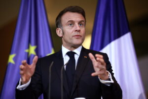 El Gobierno francés planea la distribución de un manual de supervivencia entre sus ciudadanos
