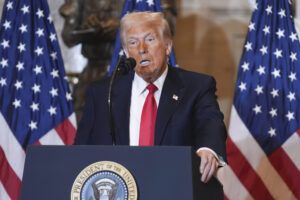 Trump da un ultimátum de dos meses a Irán para cerrar un nuevo acuerdo nuclear, según medios estadounidenses