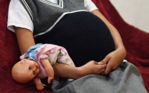ONE: Unas 6,651 adolescentes de 11 a 17 años se convirtieron en madres en 2024