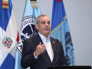Abinader dice que gobiernos anteriores no invirtieron en saneamiento