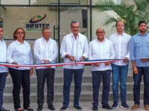¿A cuántas inauguraciones acudió Luis Abinader en 2024?