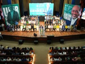 Llaman a modernizar secretaría general de Fuerza del Pueblo