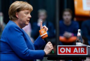 Merkel celebra que el futuro Gobierno alemán endurezca la migración que ella facilitó