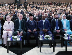 Un negocio familiar: el presidente Al Sharaa confía en sus allegados para dirigir Siria