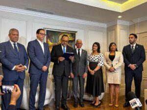 Depositan proyecto de ley para fusión de ministerios