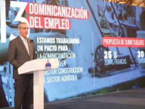 Abinader llama a la oposición a no ser "profetas de tragedias"