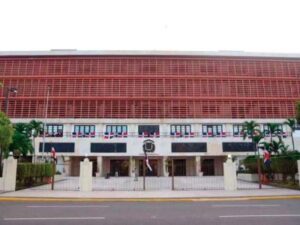 Código Penal sancionaría hasta con un año de prisión la discriminación