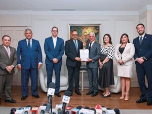 Control y poder de la Presidencia crecen con fusión de ministerios