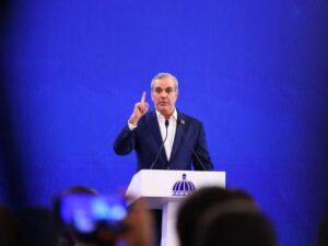 Luis Abinader reafirma su compromiso con la libertad de prensa
