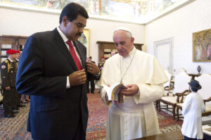 El Papa Francisco y las dictaduras latinoamericanas: ambigüedad en Venezuela, liberaciones en Cuba y pelea frontal con Ortega