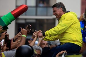 Jair Bolsonaro maniobra para lograr una amnistía que podría rehabilitarle para 2026
