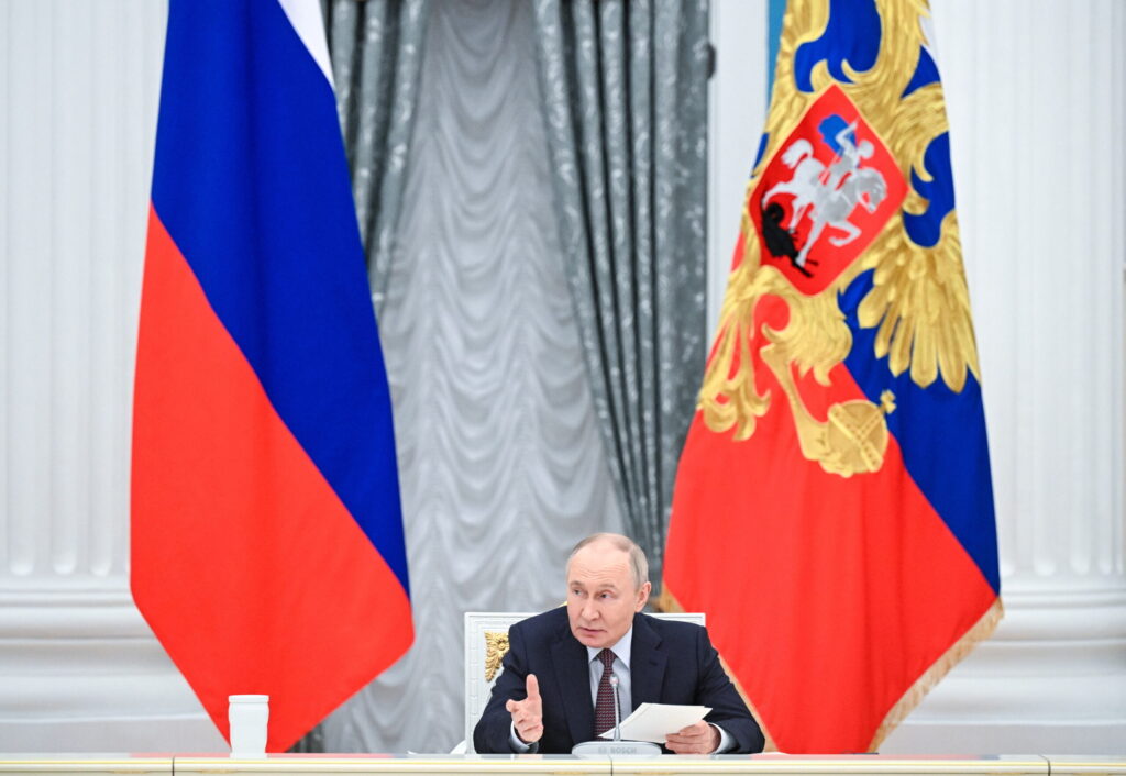 La UE acuerda nuevas sanciones a Rusia, pone en su punto de mira a la "flota fantasma" y ya amenaza con más medidas de castigo si Putin no acepta el alto el fuego