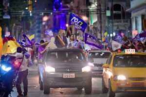 El oficialismo vuelve a derrotar al correísmo y conquista la presidencia de la Asamblea Nacional con el joven ex ministro Niels Olsen