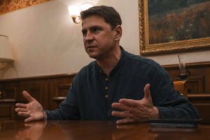 Mijailo Podolyak: "La Rusia de Vladimir Putin no quiere, no puede y no va a salir de la guerra"