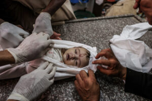 Gaza arrasada por la hambruna: la ONU advierte que 14.000 bebés morirán en las próximas horas