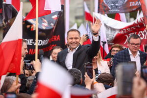 Karol Nawrocki, el polémico historiador que parece no estar a altura pero convence a los votantes de extrema derecha