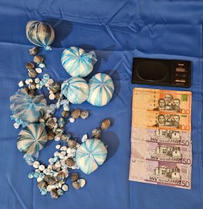 Ocupan cientos de gramos de sustancias narcoticas