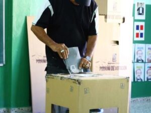 La JCE estudia reglamento para regular encuestas electorales