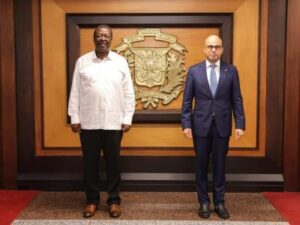 El canciller de Kenia visita República Dominicana