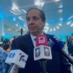Víctor Atallah y otros funcionarios defienden política migratoria