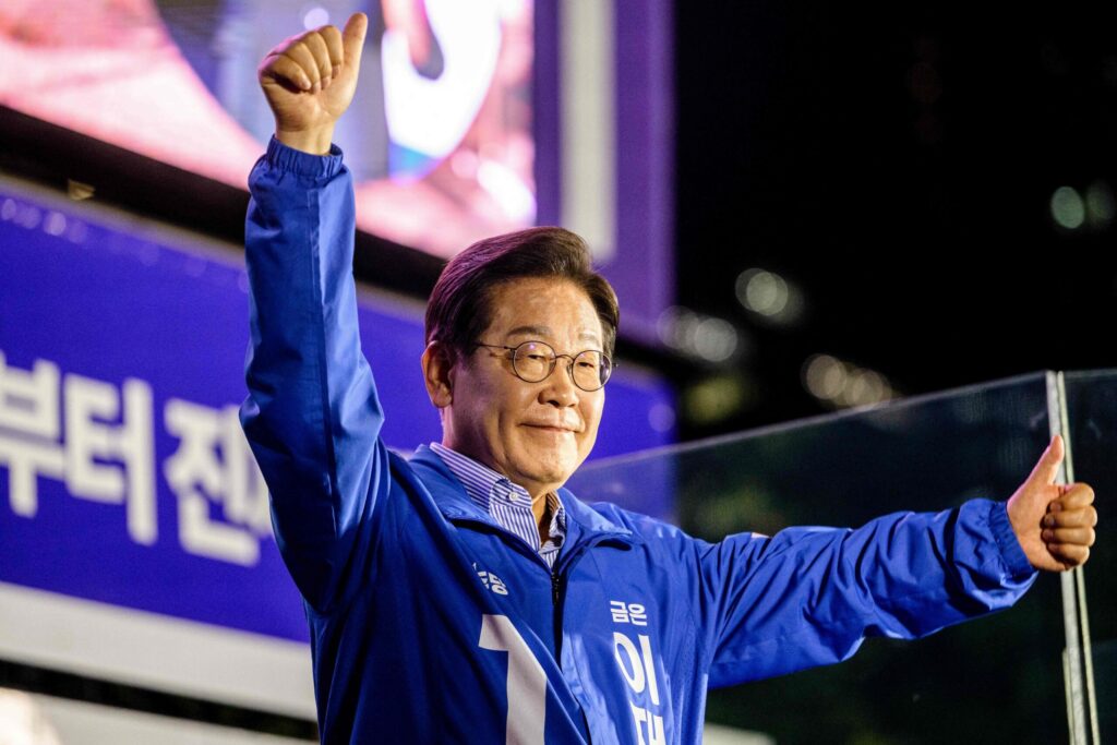 De niño obrero a presidente de Corea del Sur: Lee Jae-myung, el activista de "vida miserable" que sobrevivió a un apuñalamiento en el cuello