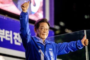 De niño obrero a presidente de Corea del Sur: Lee Jae-myung, el activista de "vida miserable" que sobrevivió a un apuñalamiento en el cuello