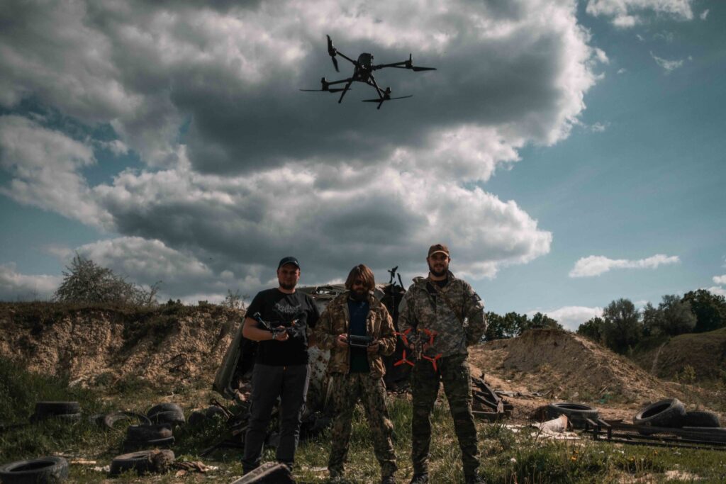 Pilotos de drones 'Top Gun' en Ucrania: "Asistimos a la mayor revolución bélica desde la invención de la pólvora"