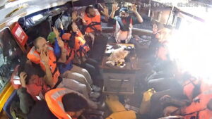 Los últimos días dentro del barco en el que viajaba la activista Greta Thunberg: "Estamos rodeados de buques no identificados"