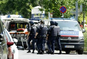 Al menos 11 muertos en un ataque a tiros en un instituto de la ciudad austriaca de Graz