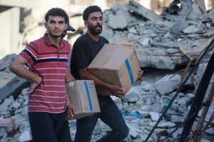 Medio centenar de personas mueren tras ser tiroteadas   en Gaza mientras esperaban ayuda
