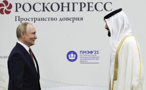 Un aliado menos, una negociación más: cómo Putin usará el ataque a Irán para limpiar una guerra con otra