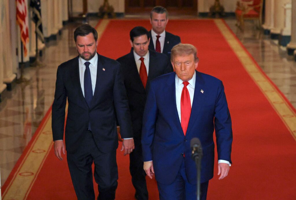 Trump humilla a los ayatolás y manda un mensaje a sus enemigos con una exhibición de su poderío militar