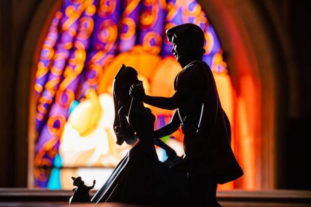 Polémica en Francia por la detención de un británico de 39 años por celebrar una boda falsa con una niña de 9 años en Disneyland París