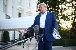 Trump critica que "hay un problema con España" porque no quiere gastar más en Defensa y el Gobierno contesta: "No queremos ir al choque, pero era una decisión tomada"