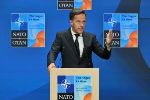 La OTAN acuerdan invertir un 5% en Defensa con la rebeldía de España: "Estamos de acuerdo en que estamos en desacuerdo"