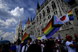 Alerta en Budapest por el posible choque en las calles entre la manifestación del Orgullo, prohibida por Orban, la policía y grupos ultraderechistas