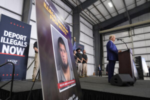 Las redadas de inmigrantes en EEUU no 'cazan' criminales pese a la versión de Trump