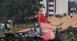 Recuperan los cadáveres de 265 personas del accidente aereo en la India