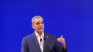 Pte Abinader informa gasto  en parturientas haitianas ha bajado de un 40 a un 45 % en hospitales