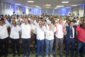Grupo de los 100 celebra sus 15 años de fundado