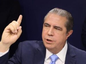 Francisco Javier sugiere a Abinader convocar Consejo de Ministros