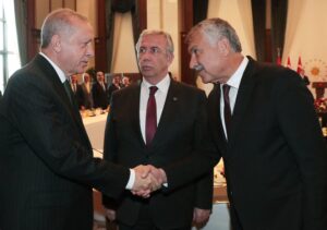 Detenidos tres alcaldes en Turquía en el marco de una ofensiva judicial contra el principal partido opositor